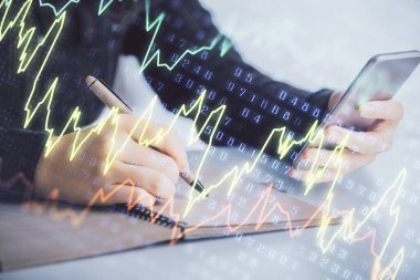 Ön x grafik çizimine çift pozlama hologram ve cep telefonu kullanan bir kadın. Borsa konsepti.