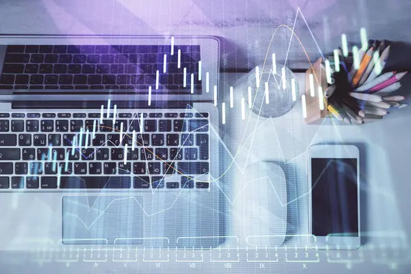 Multi blootstelling van forex grafiek tekening over desktop achtergrond met computer. Begrip financiële analyse. Bovenaanzicht. — Stockfoto