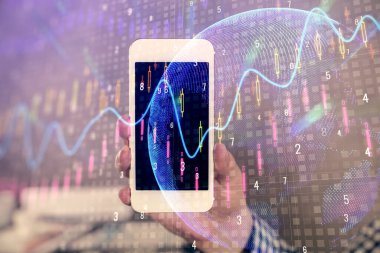 Erkeklerin el ele tutuşup dijital bir cihaz ve ön grafik çizimi kullanırken çift pozlama. Finansal piyasa kavramı.