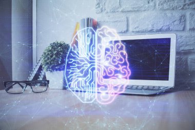 Bilgisayar ve insan beyin hologramıyla çalışma alanının çoklu açığı. Beyin fırtınası konsepti.