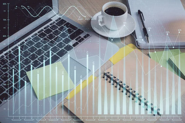 Önx grafik çizimi ve masaüstü ile kahve ve masa arkasındaki öğelerin çoklu pozlandırılması. Finansal piyasa ticareti kavramı