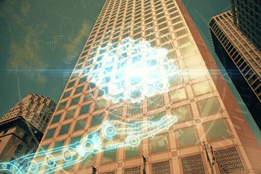 Veri temalı hologram gökdelenler arka planda çoklu pozlama ile şehir görünümüne çizim yapıyor. Büyük veri kavramı.