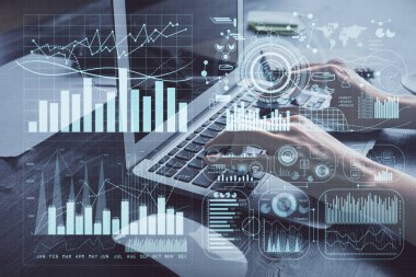 Bilgisayarda ve ön x grafik hologram çiziminde kadın eli yazarken çift pozlama. Borsa yatırım kavramı.