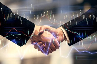 Forx grafik hologramı ve iki adamın el sıkışması. Borsa konsepti.