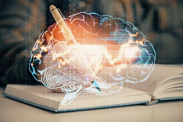Wielokrotna ekspozycja kobiet piszących na tle hologramem mózgu. Koncepcja burzy mózgów. — Zdjęcie stockowe