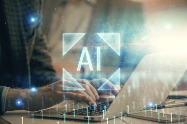 Teknoloji temalı hologramı olan bilgisayar geçmişi olan bir iş adamı. Büyük veri kavramı. Çift pozlama.