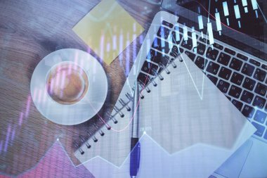 Bilgisayarla ön plan arkaplanını çizerken çift pozlama. Finansal araştırma ve analiz kavramı. Üst görünüm.