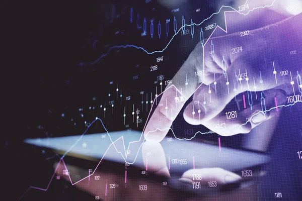 Doble exposición de las manos del hombre sosteniendo y utilizando un dispositivo digital y dibujo gráfico de divisas. Concepto de mercado financiero. — Foto de Stock