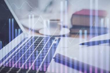 Finans şeması çizimine ve masaüstüne kahve ve masa arkasında eşyalar ile çifte pozlama. Önx piyasa ticareti kavramı