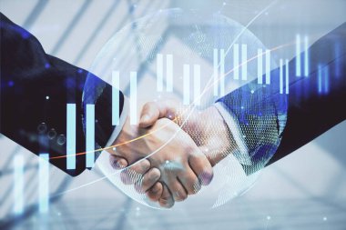 Forx grafik hologramı ve iki adamın el sıkışması. Borsa konsepti.