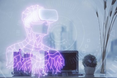 AR tema simgesi olan bilgisayar masaüstünde. Çoklu maruz kalma. Artırılmış gerçeklik kavramı.