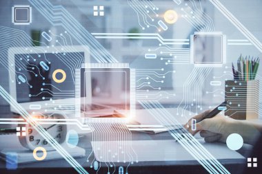 Teknoloji kodlama hologramıyla kadın elinin arka planda çoklu pozlanması. Veri kavramı.