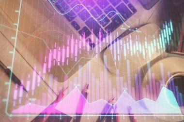 Bilgisayarla arka plan üzerine iki kat mali şema çizimi. Araştırma ve analiz kavramı. Üst görünüm.