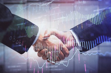 Forx grafik hologramı ve iki adamın el sıkışması. Borsa konsepti.