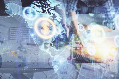 Kadın ve erkeğin birlikte çalıştığı çoklu pozlama ve grafik hologramı çizimi. Finansal analiz konsepti. Bilgisayar arkaplanı. Üst Görünüm.