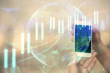 Ön x grafik çizimine çift pozlama hologram ve cep telefonu kullanan bir kadın. Borsa konsepti.