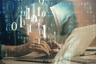 Teknoloji temalı hologramı olan bilgisayar geçmişi olan bir iş adamı. Büyük veri kavramı. Çift pozlama.