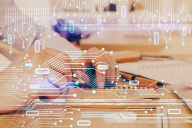 Veri teması çoklu pozlama simgeleri ile insan elleri yazılıyor.