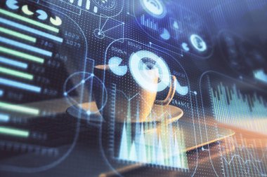 Masaüstü bilgisayarı ve teknoloji temalı holograma çift pozlama. Yazılım geliştirme kavramı.