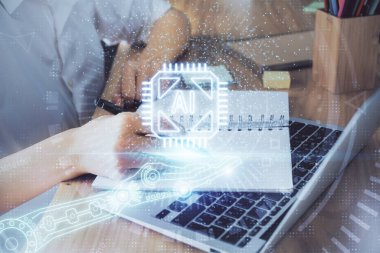 Teknoloji ve dijital kodlama simgeleriyle arka planda kadınların birden fazla pozu. Veri geliştirme kavramı.