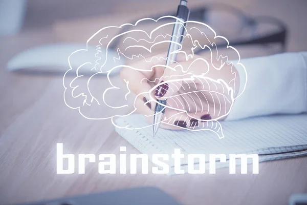 Beginnen Sie mit dem kreativen Zeichnen über Hände aus nächster Nähe im Notizblock-Hintergrund. Konzept des Brainstormings. Doppelbelastung — Stockfoto