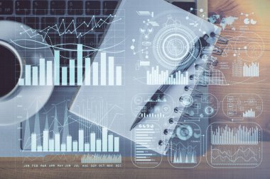 Forx grafik çizimi ve çalışma masası üst veiw çoklu pozlama. Mali analiz kavramı.