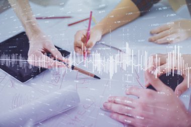 Önx grafik çizimine çifte maruz kalma ve kadın ve erkeğin birlikte çalışarak mobil bir cihaz kullanması. Ticaret konsepti.