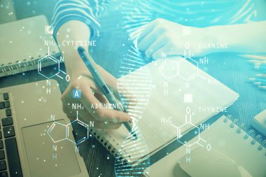Kadınların el yazısı üzerine DNA temalı hologram. Eğitim kavramı. Çift pozlama