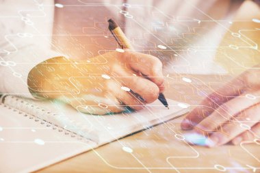 Teknolojik çizimlerle insan eli geçmişi yazmak. Çifte maruziyet. Yenilik kavramı.