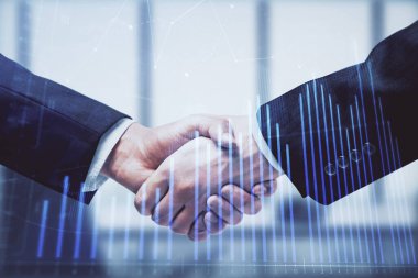 Forx grafik hologramı ve iki adamın el sıkışması. Borsa konsepti.