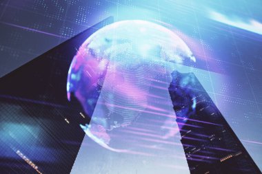 Teknoloji temalı hologramın ve şehrin arka planının iki katına çıkarılması. Yüksek Teknoloji kavramı.