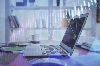 Borsa grafiği ve bilgisayar geçmişi olan tablolar. Çifte maruziyet. Mali analiz kavramı.