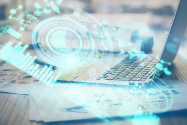 İş teması simgelerinin çoklu pozlandırılması ve bilgisayar geçmişi olan çalışma alanı. Başarı kavramı.