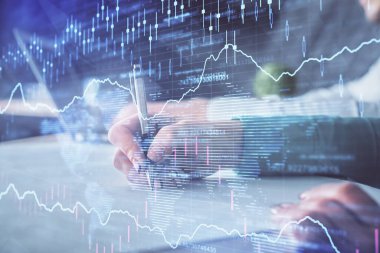 Ön x çizelgesinin arka plan notları alan insanların üzerini çizerken çift pozlama. Mali analiz kavramı