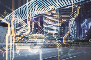 Teknoloji temalı hologramın ve şehrin arka planının iki katına çıkarılması. Yüksek Teknoloji kavramı.