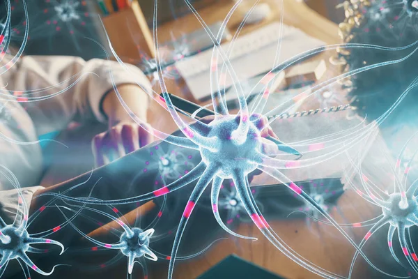 El üstünde tutulan nöron hologramı. Araştırma ve öğrenim kavramı. Çift pozlama