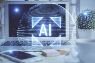 Masaüstü bilgisayar ve teknoloji temalı holograma çoklu maruz kalma. Yazılım geliştirme kavramı.