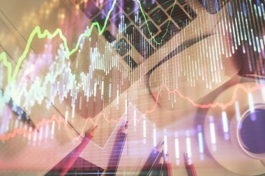 Bilgisayarla arka plan üzerine iki kat mali şema çizimi. Araştırma ve analiz kavramı. Üst görünüm.