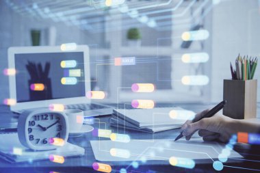 Teknoloji kodlama hologramıyla kadın elinin arka planda çoklu pozlanması. Veri kavramı.