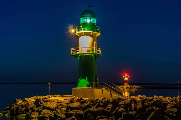 Due Fari Notte Uno Verde Altro Rosso — Foto Stock