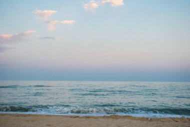 plaj renkli yumuşak ve güzel günbatımı 