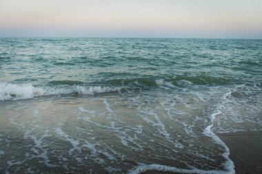 deniz renkli bir ihale ve hoş sunrise 