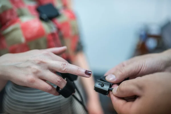 Apparaat Sensoren Zijn Polygrafische Waarheid Detectoren Die Worden Geplaatst Vingers — Stockfoto