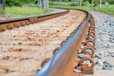 Demiryolu tuval, demiryolu parça, dağ diken diken, dağlar orman, ağaçlar, dağlar demiryolu parça