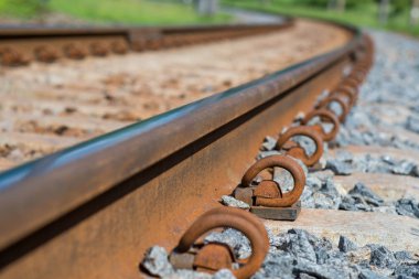 Demiryolu tuval, demiryolu parça, dağ diken diken, dağlar orman, ağaçlar, dağlar demiryolu parça