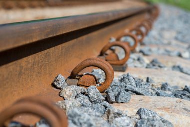 Demiryolu tuval, demiryolu parça, dağ diken diken, dağlar orman, ağaçlar, dağlar demiryolu parça