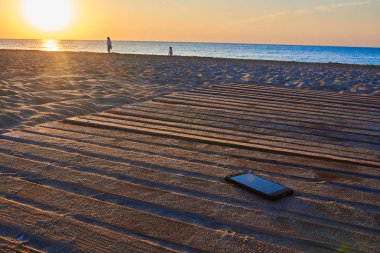 metal kupa cep telefonu deniz ağacı tabanlı bazında yalan