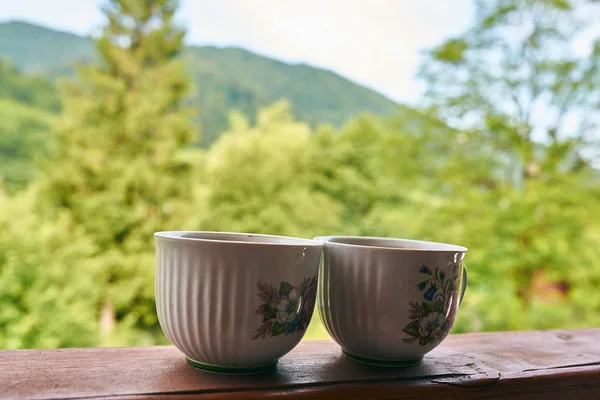 Duas Caneca Café Nas Montanhas — Fotografia de Stock