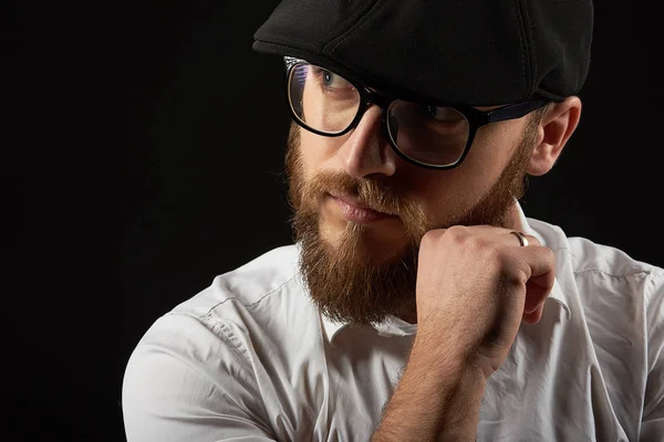 Portrait Jeune Homme Lunettes Avec Une Barbe Une Moustache Dans — Photo