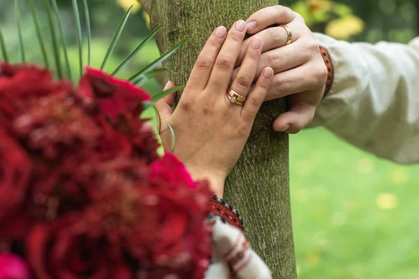 Top View Newlyweds Hands Bride Groom Holding Hands Nature Park — Stock Photo, Image